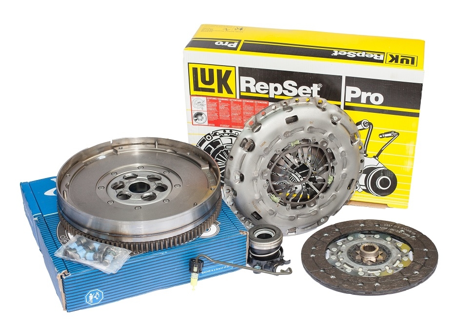Kit ambreiaj complet Opel Vectra C Z19DTH LUK + SACHS
